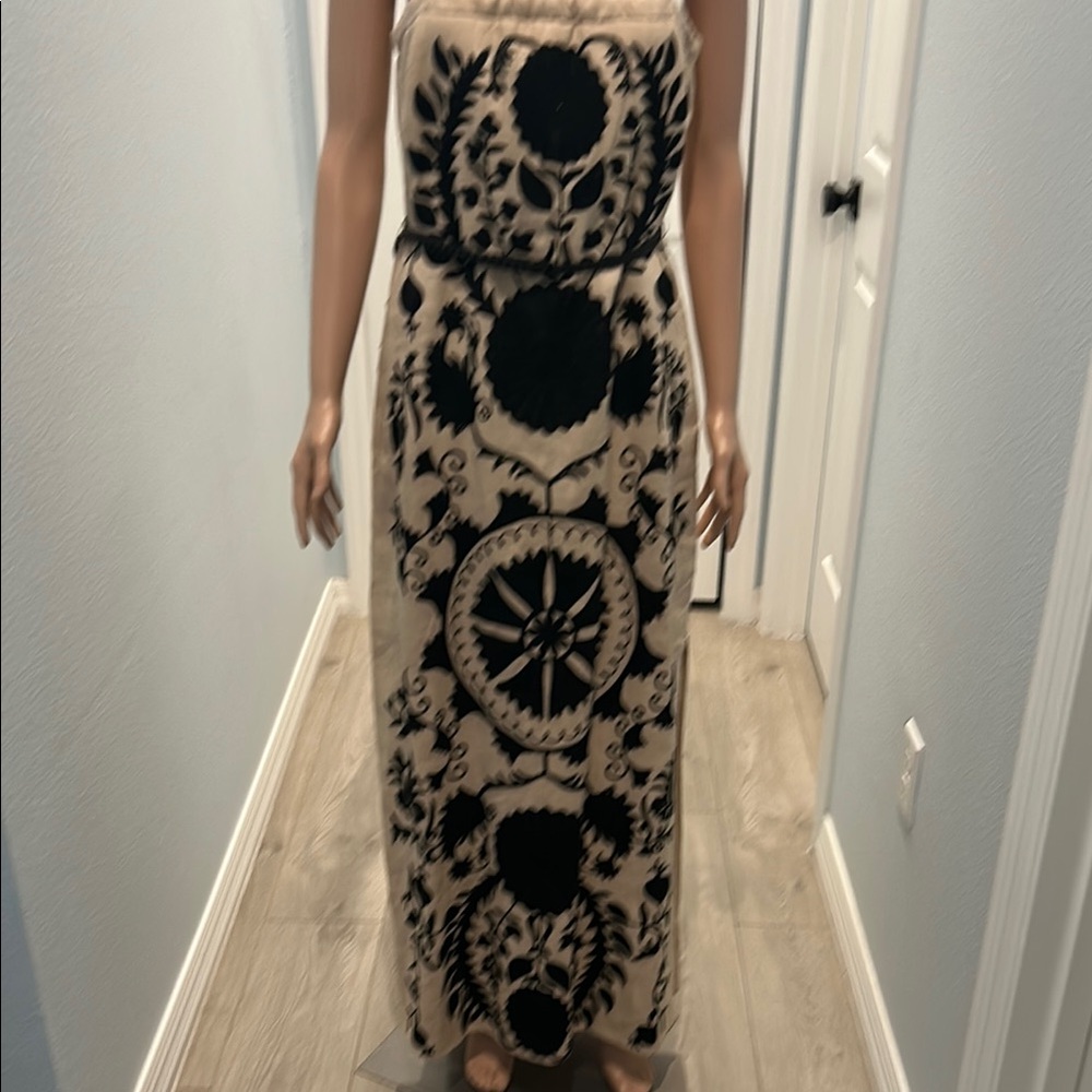 Chic Black and Cream Patterned Maxi Dress